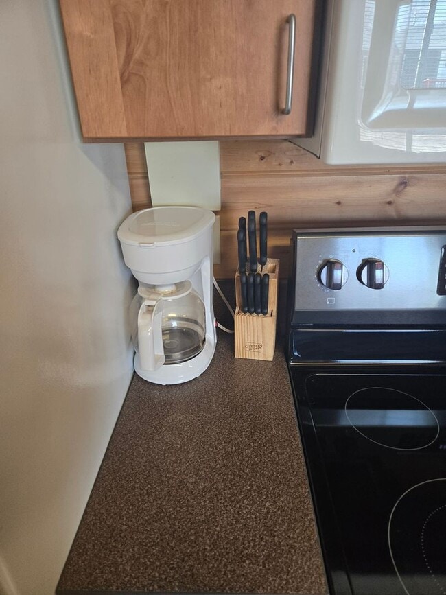 Building Photo - Fully furnished long term rental