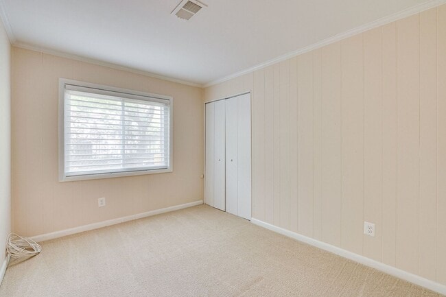 Building Photo - 4228 San Carlos Dr