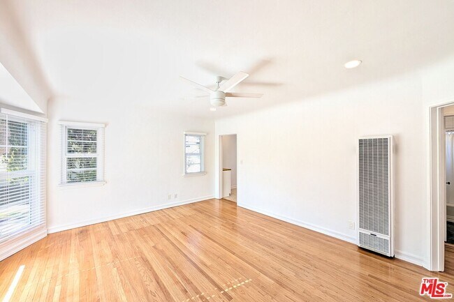 Building Photo - 601 9th St