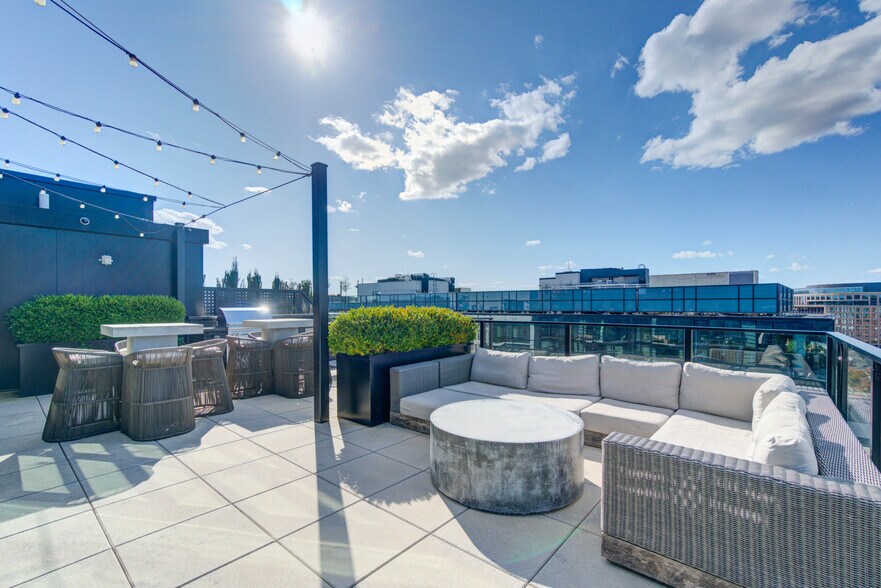 Building Photo - 1300 4th St SE