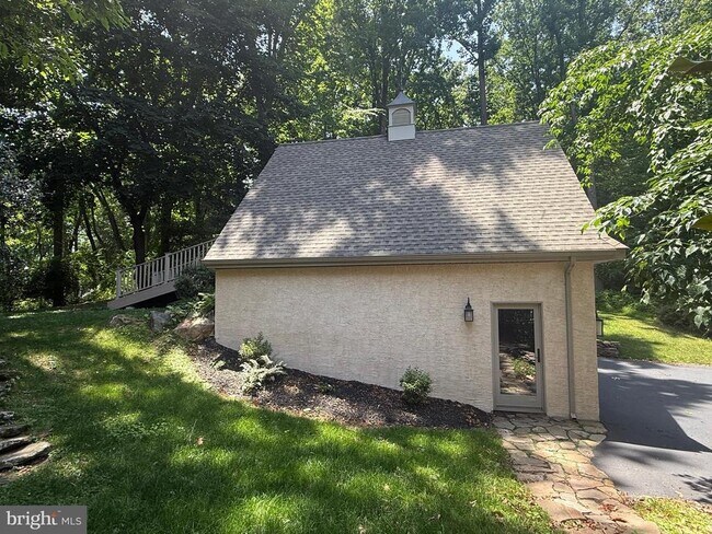 Building Photo - 1714 Hickory Hill Rd