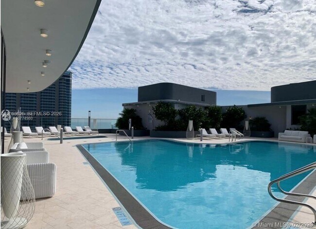 Building Photo - 1000 Brickell Plaza