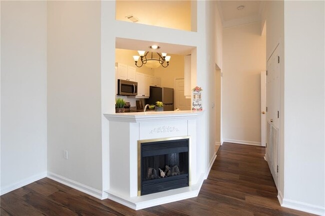 Building Photo - 3334 Peachtree Rd NE