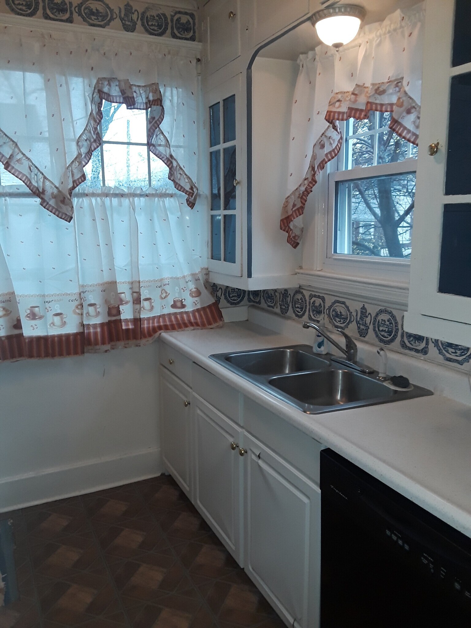 Kitchen - 4563 S 1st St