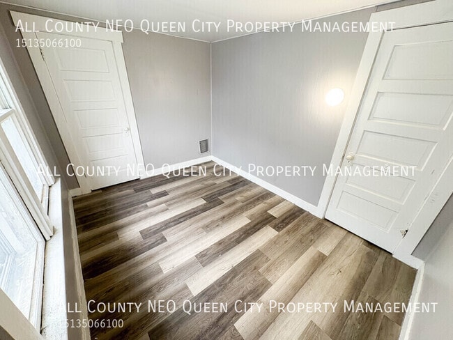 Building Photo - 227 Pleasant Ave