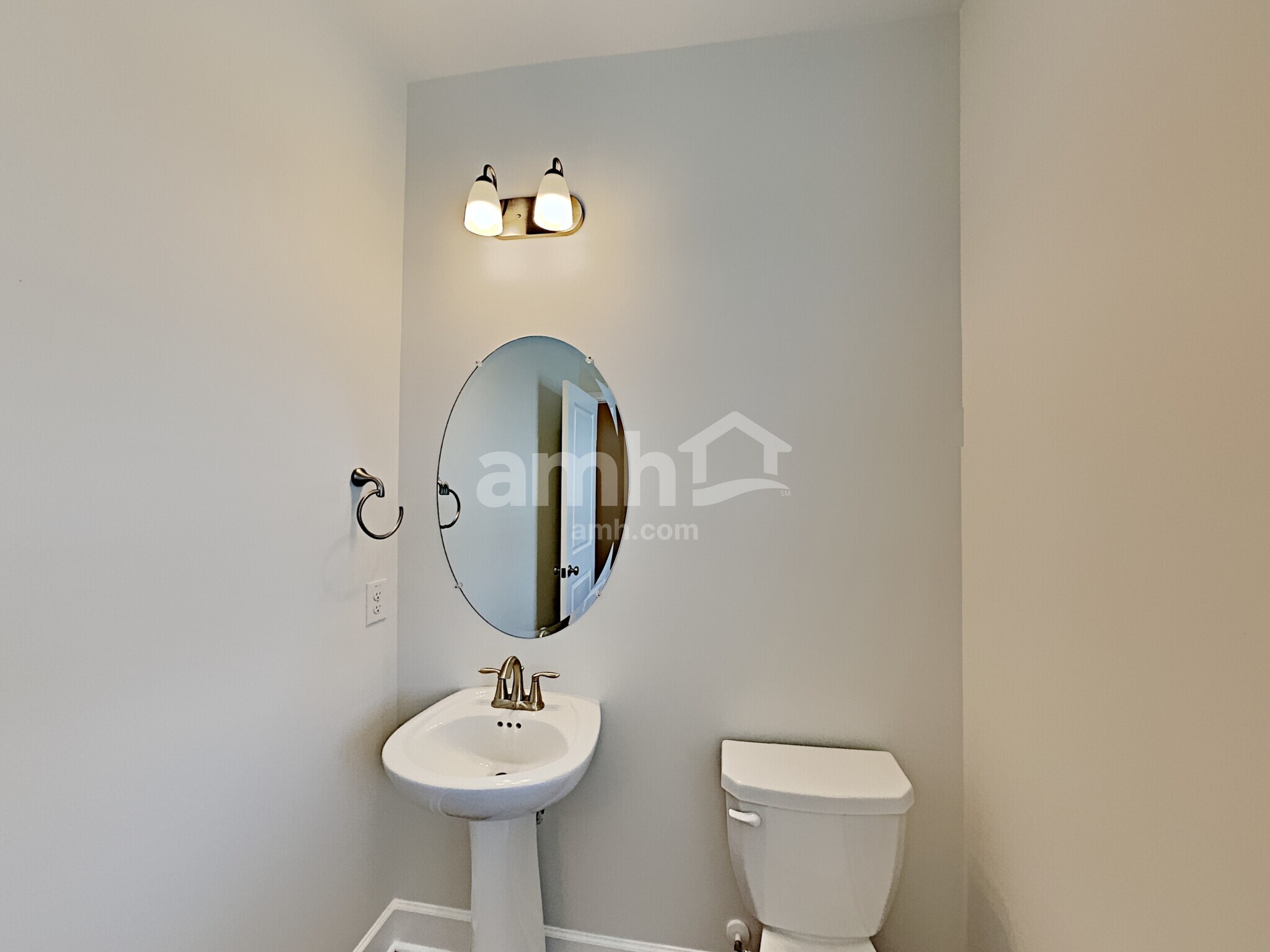Building Photo - 4500 Tarpon Dr