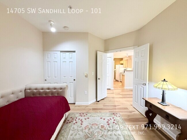 Building Photo - 14705 SW Sandhill Loop