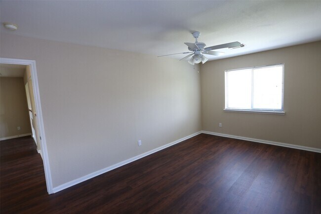 Building Photo - 3327 Summerwood Ln