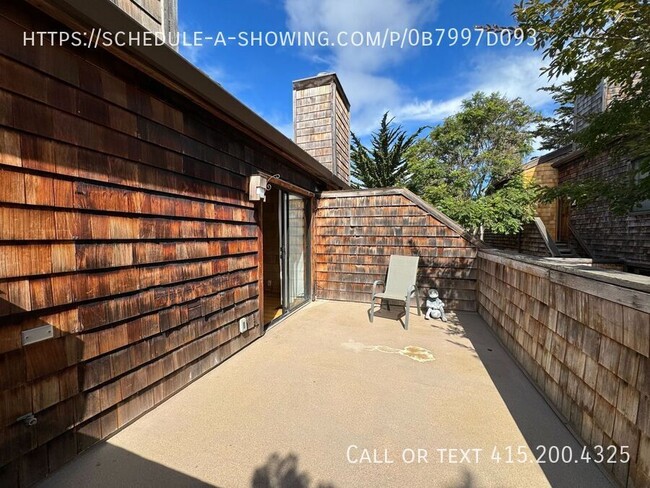 Building Photo - Beautiful 2 Bedroom Condo In Monterey