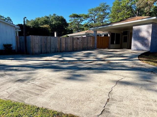 Building Photo - 501 Huntleigh Way