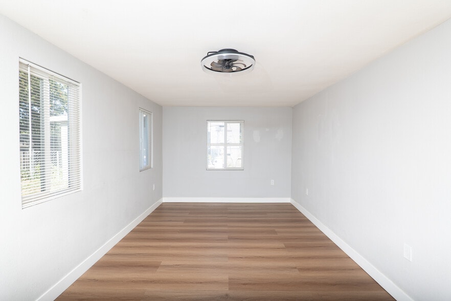 Building Photo - 5286 Odell St