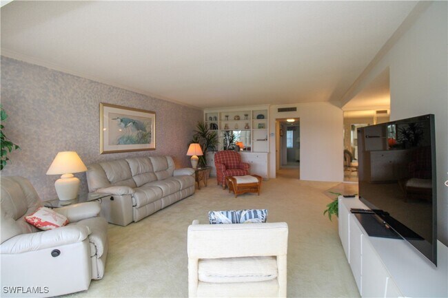 Building Photo - 3400 Gulf Shore Blvd N