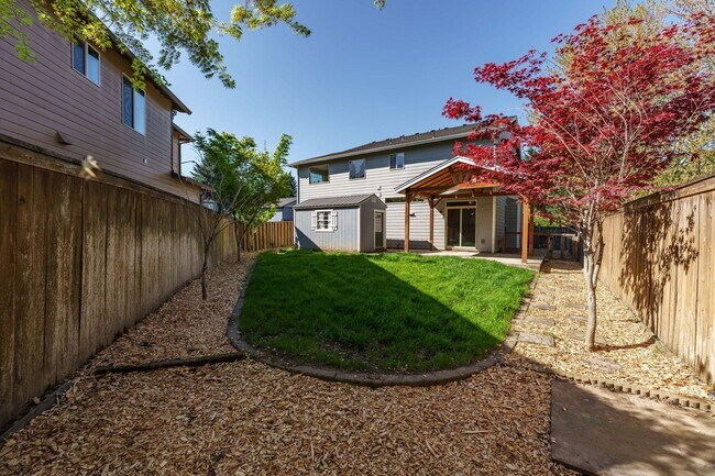 Building Photo - Cul-de-Sac Living at Its Best – Updated 3BR with Garage & A/C!