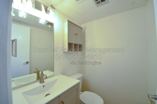 Building Photo - 608 E Toledo St