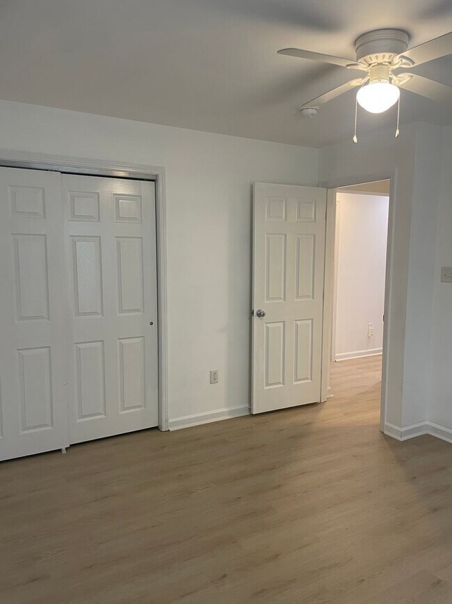 Building Photo - 100 Gibson Park Dr