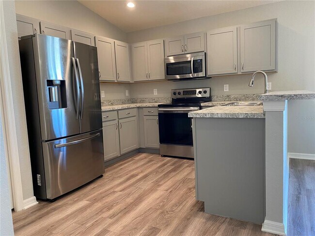 Building Photo - 217 Cascara Ln