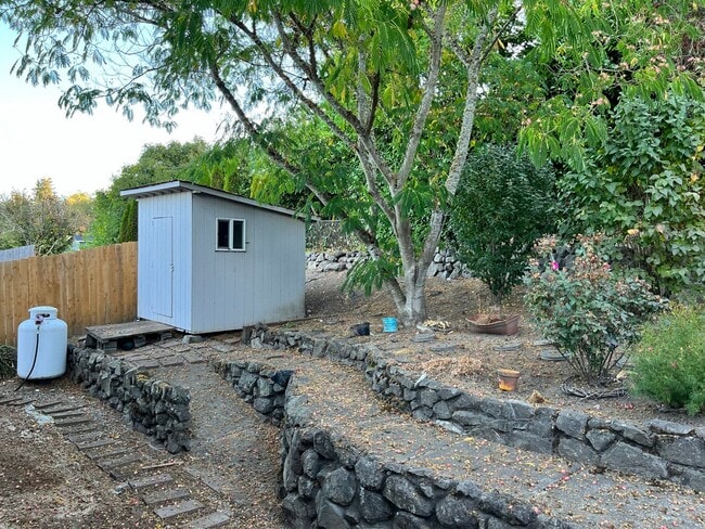 Building Photo - View Home in Poulsbo