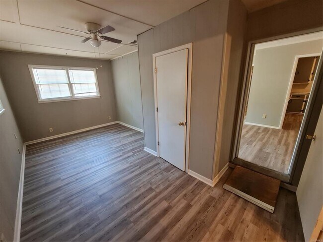 Building Photo - 1128 Karen Rd