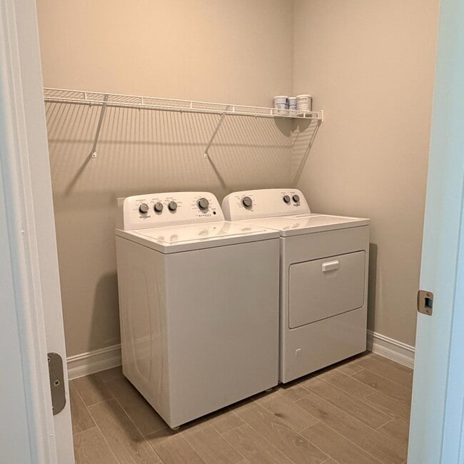 Building Photo - 17827 Shade Tree Loop