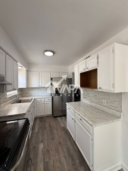 Building Photo - 3838 Anton Dr