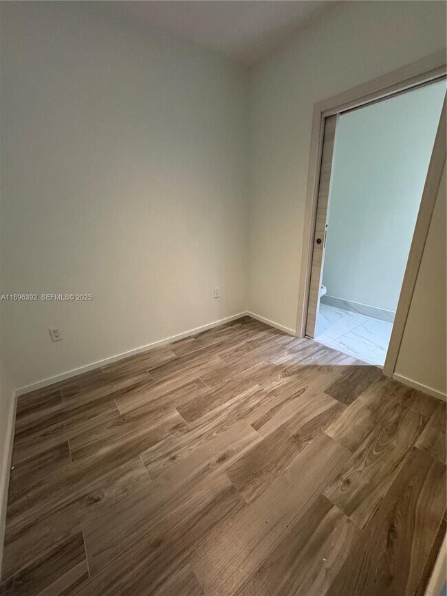 Building Photo - 801 S Miami Ave