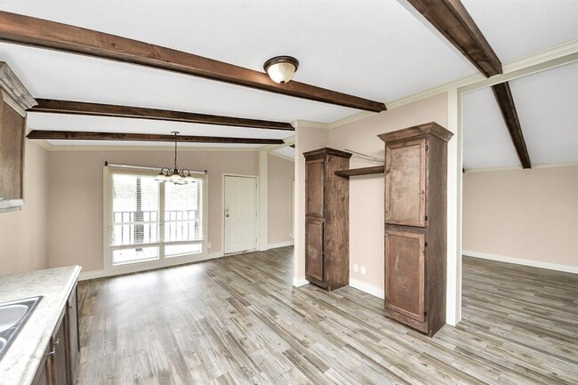 Building Photo - 524 Rd 5253