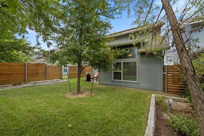 Building Photo - 301 W Stassney Ln