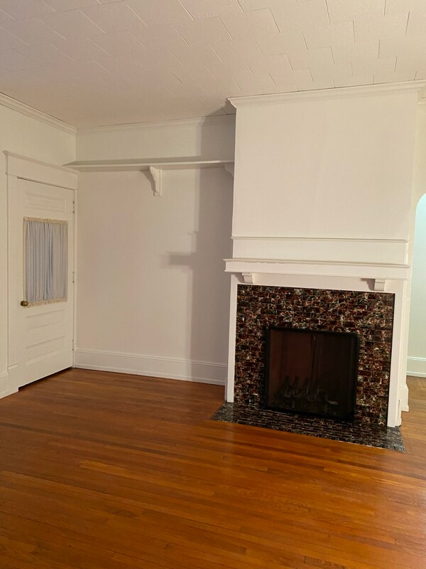 Building Photo - 410 Broadway St