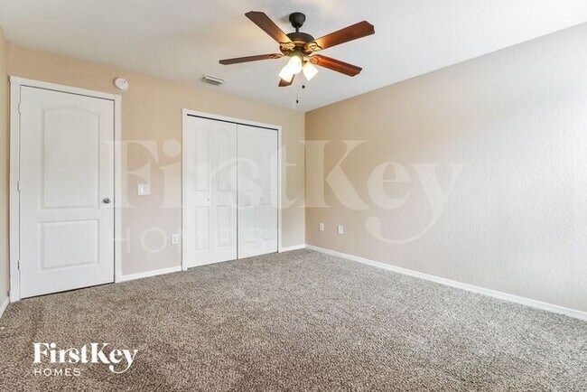 Building Photo - 318 Country Vineyard Dr