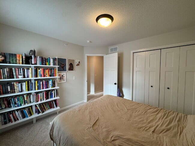 Building Photo - "Spacious 3-Bedroom Townhouse Oasis in West St Paul – 2.5 Baths & 2,268 Sq Ft of Comfort!"