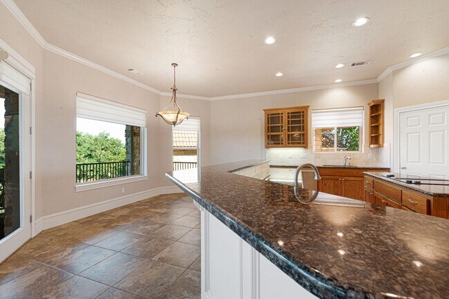 Building Photo - 101 Up There