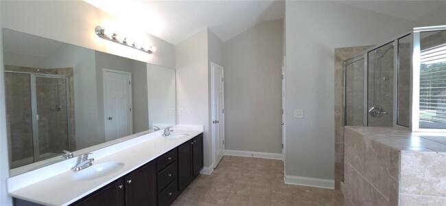 Building Photo - 936 Tama Hill Ct