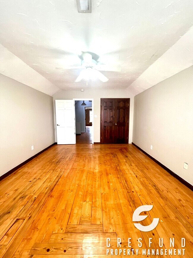 Building Photo - Coming Soon (End of July) 3Br 3 Bath Locat...
