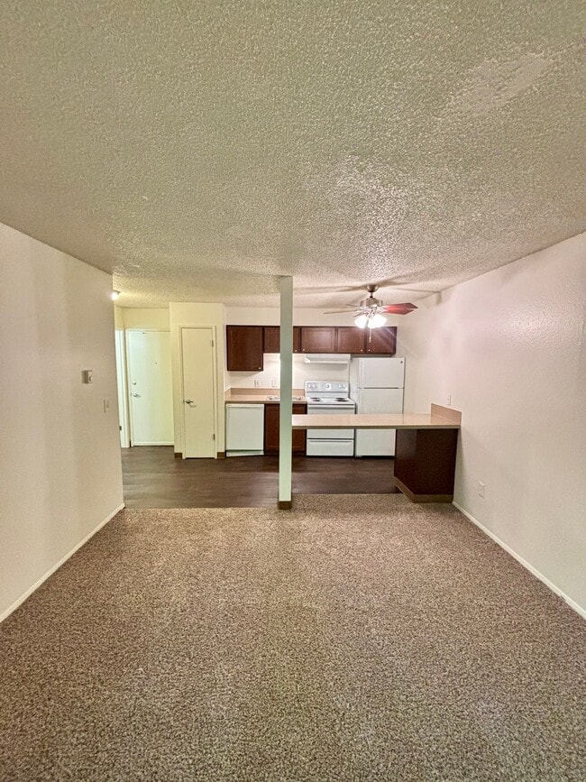 Building Photo - 3950 SW 102nd Ave
