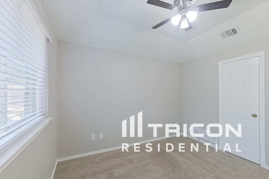 Building Photo - 2065 Mossberg Dr