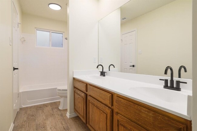 Building Photo - 13236 Kerrville Folkway