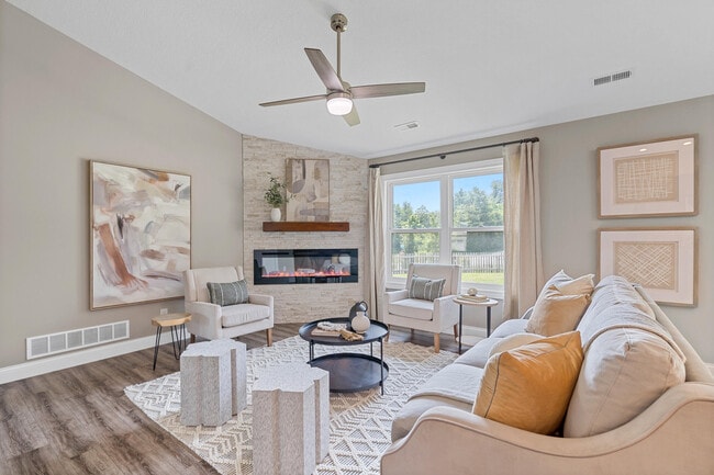 Building Photo - 5990 Tamarack Dr