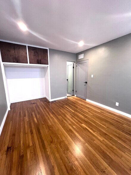 Building Photo - 3547 E Green St