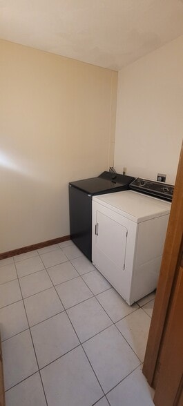 Building Photo - 15 Landers Rd