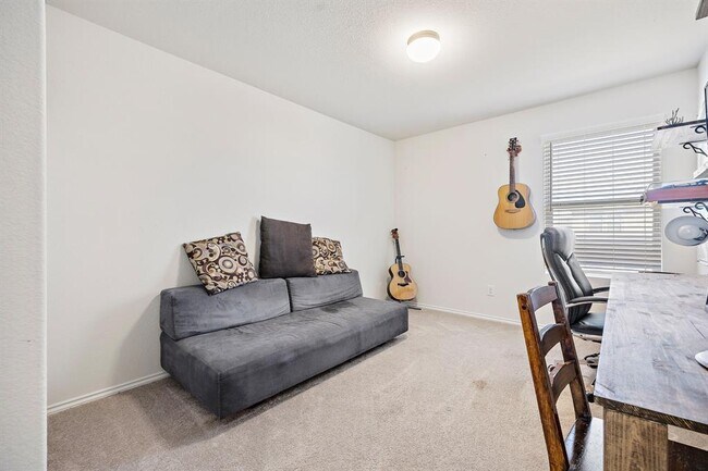 Building Photo - 100 Verdin Ln
