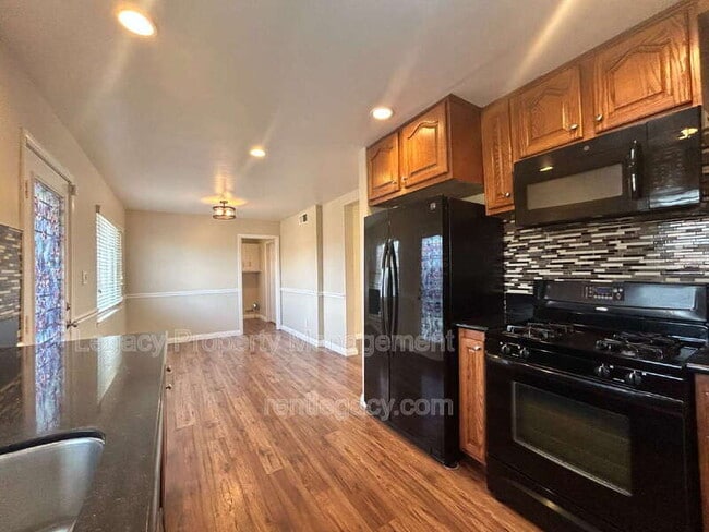 Building Photo - 7118 Watt Ave