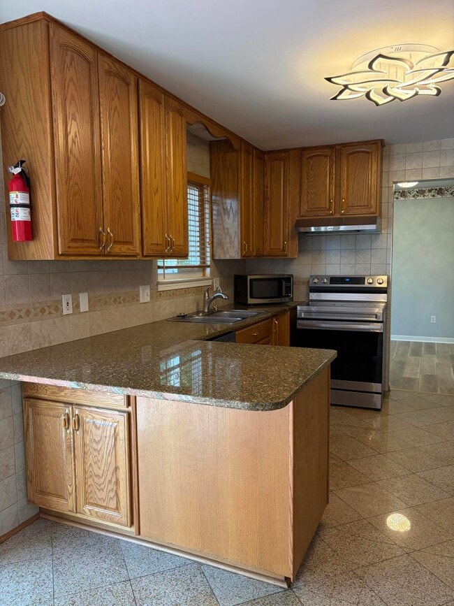 Building Photo - 4101 Rolling Meadow Ln