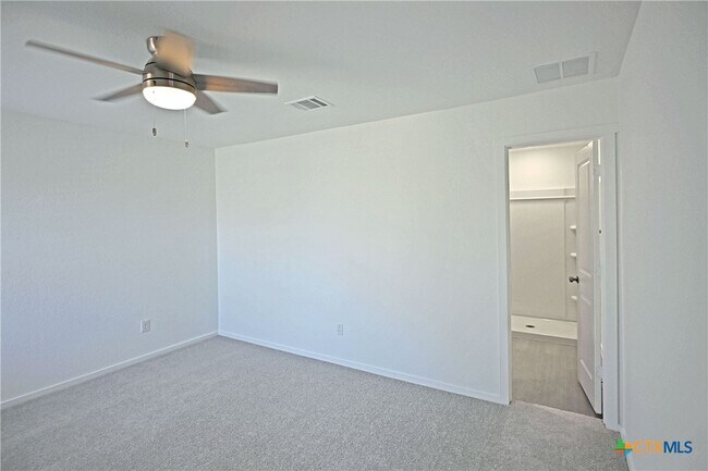 Building Photo - 527 Sarah Wy