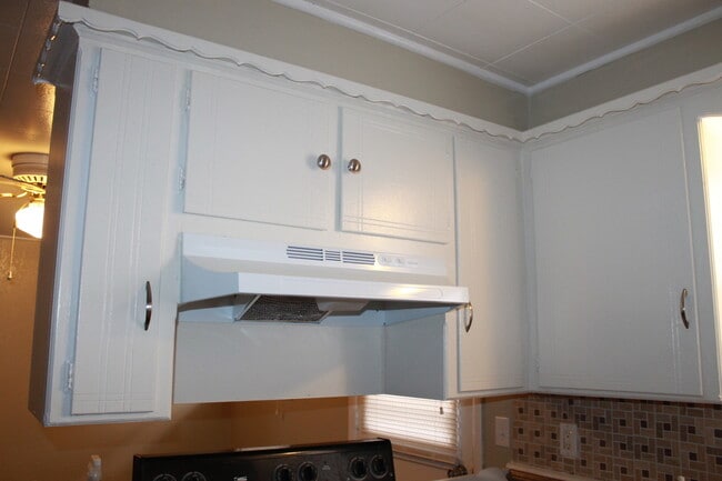 Building Photo - Tinker Close! **$175 OFF 1st MONTH'S RENT