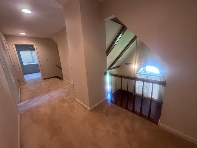 Building Photo - 1002 Juniper Springs Dr
