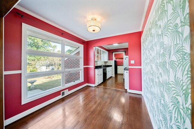 Building Photo - Cozy 4-Bedroom 2 bath home. MOVE -IN BY 1/31 AND RECEIVE HALF OFF FIRST MONTH'S RENT!!!!!!!