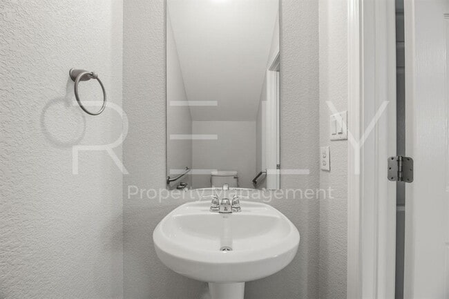 Building Photo - 412 Carl Shipp Dr