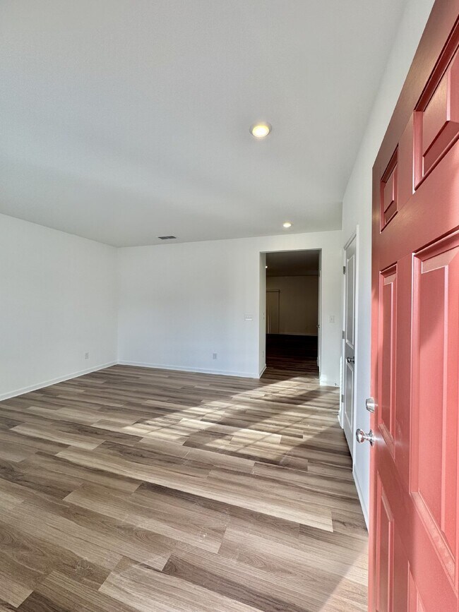 Building Photo - Be the First to Live in This Beautiful 5 B...