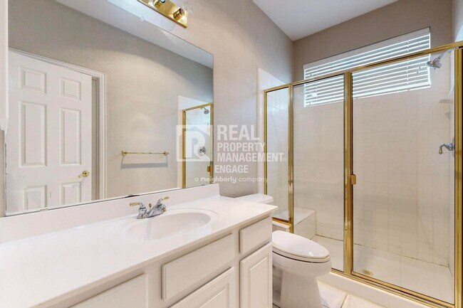 Building Photo - Elegant 5-Bedroom Home for Rent in Prime C...