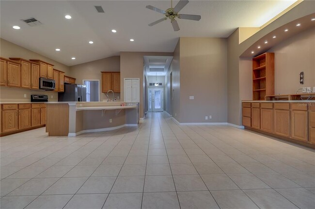 Building Photo - 10215 Evergreen Hill Dr